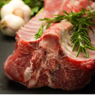 Lammrücken halb ca. 1,25 kg - nur 30.03. bis 04.04.